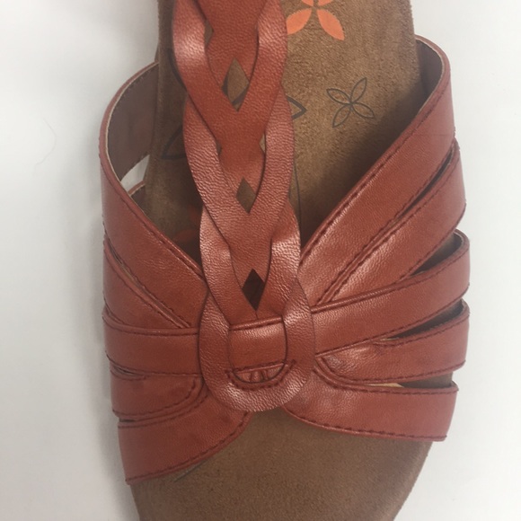 Baretraps Honora Wedge Sandal - Picture 7 of 8
